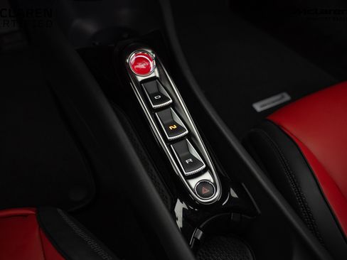 Used 2024 McLaren Artura image 31