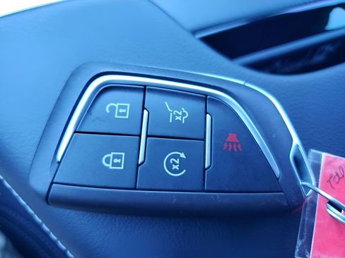 Used 2025 Cadillac Lyriq Luxury image 40