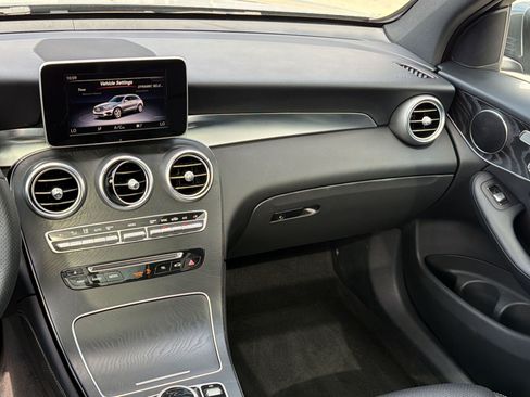 Used 2018 Mercedes-Benz GLC 300 4MATIC image 28