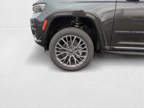 New 2024 Jeep Grand Cherokee L Summit image 18