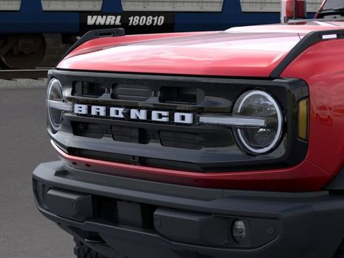 New 2026 Ford Bronco Outer Banks w/ Sasquatch Package image 19