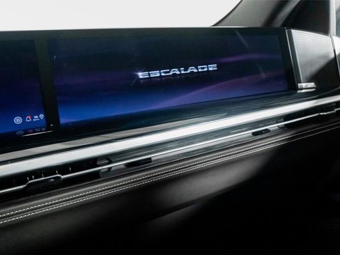 Used 2026 Cadillac Escalade Sport AWD/4WD image 38