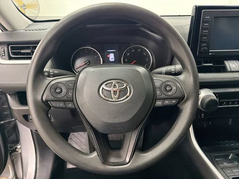Used 2020 Toyota RAV4 LE FWD image 18