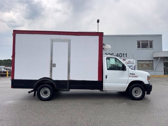 Used 2023 Ford E-350 and Econoline 350 Super Duty w/ Power Windows & Locks Group RWD image 17