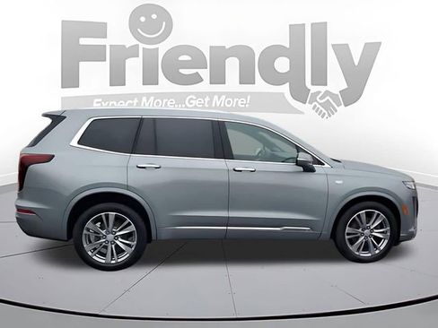 Used 2023 Cadillac XT6 Premium Luxury w/ Technology Package AWD/4WD image 6