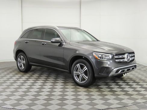 Certified 2022 Mercedes-Benz GLC 300 image 3