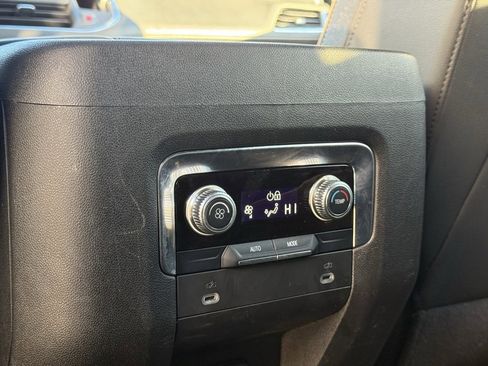 Used 2022 GMC Yukon XL SLT image 27