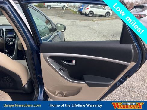 Used 2015 Hyundai Elantra GT w/ Option Group 02 image 37