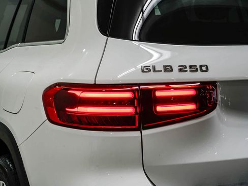 Used 2026 Mercedes-Benz GLB 250 image 9