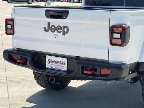 Used 2021 Jeep Gladiator Rubicon AWD/4WD image 6