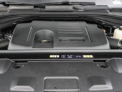 New 2025 Land Rover Range Rover Long Wheelbase SE image 43