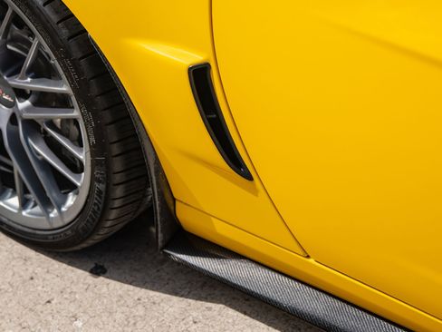 Used 2011 Chevrolet Corvette Z06 w/ Z07 Performance Package RWD image 24