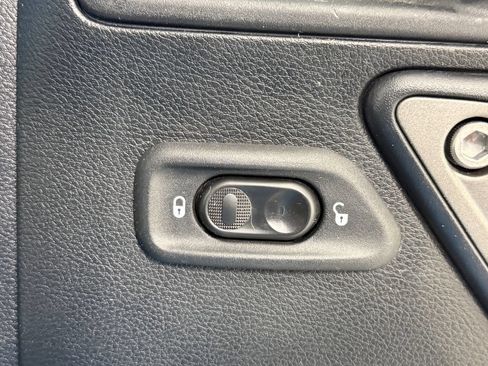 Used 2017 Jeep Wrangler Unlimited Sport AWD/4WD image 38