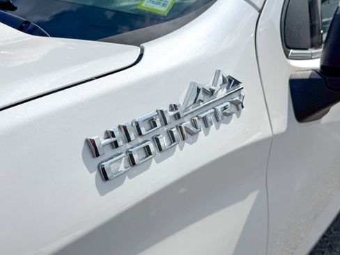 Certified 2019 Chevrolet Silverado 1500 High Country w/ High Country Premium Package AWD/4WD image 12