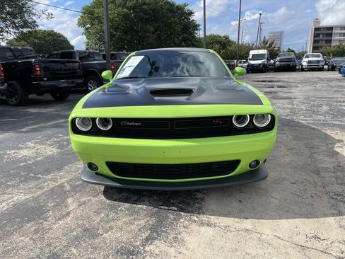 Used 2019 Dodge Challenger R/T Scat Pack RWD image 3