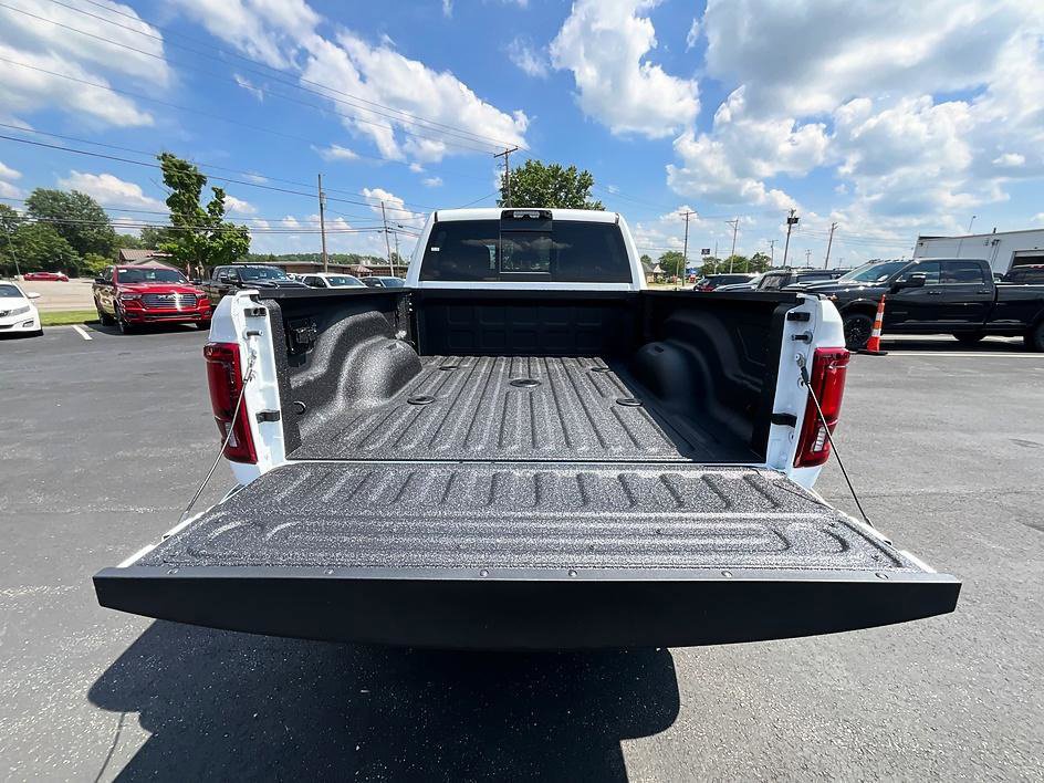 New 2026 RAM 3500 Big Horn AWD/4WD image 8