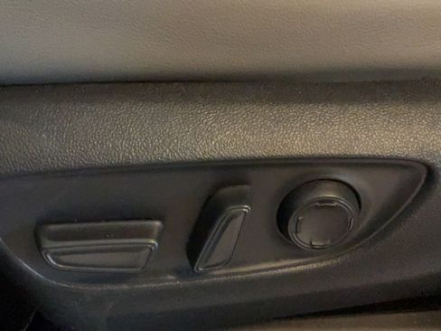 Certified 2025 Toyota Sienna XLE FWD image 25