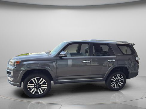 Used 2018 Toyota 4Runner Limited AWD/4WD image 11