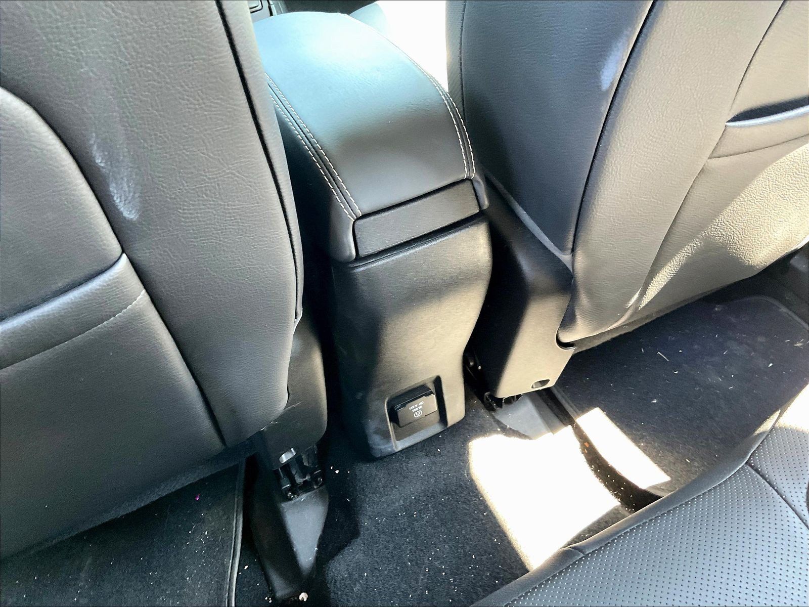 Used 2016 Jeep Renegade Limited AWD/4WD image 10