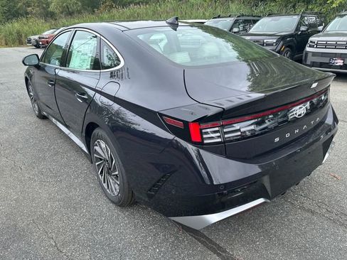 New 2025 Hyundai Sonata Limited image 3