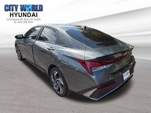 Used 2025 Hyundai Elantra Sport FWD image 3