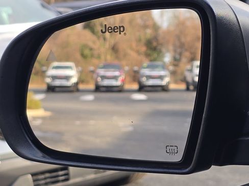 Used 2018 Jeep Compass Trailhawk w/ Leather Interior Group image 22