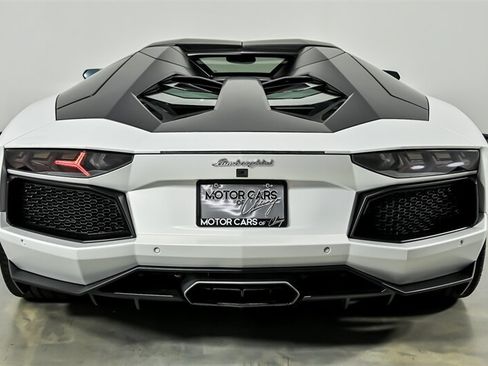 Used 2017 Lamborghini Aventador LP 700-4 AWD/4WD image 10