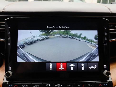 Used 2022 Jeep Grand Wagoneer Series III w/ Rear Seat Video Group 1 image 8