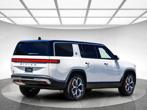 Used 2024 Rivian R1S Adventure AWD/4WD image 5