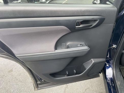 Used 2023 Toyota Highlander LE image 21