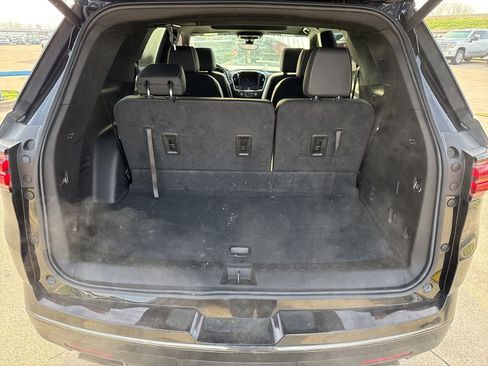Used 2023 Chevrolet Traverse Premier w/ Redline Edition image 10