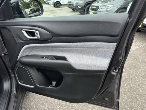Used 2024 Jeep Compass Latitude w/ Sun and Sound Group AWD/4WD image 23