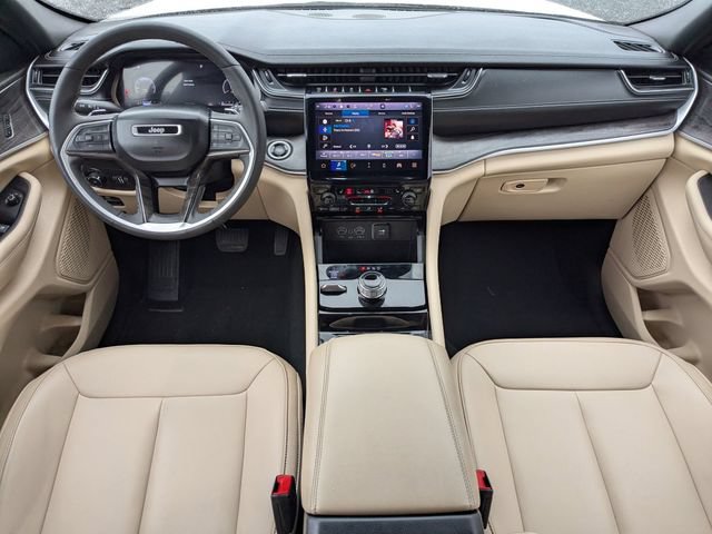 Used 2023 Jeep Grand Cherokee Limited AWD/4WD image 21