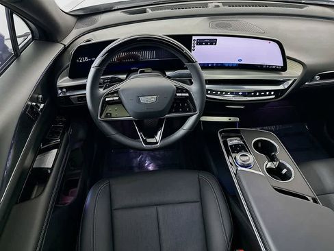 Used 2024 Cadillac Lyriq Luxury image 10