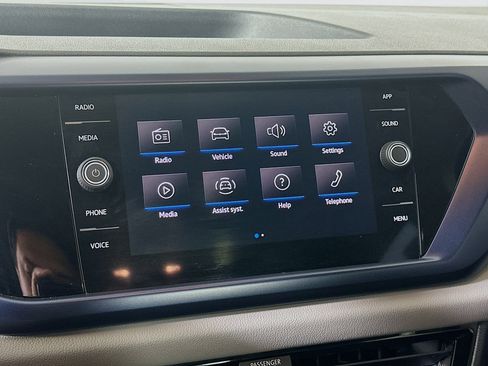 Used 2022 Volkswagen Taos SE FWD image 19
