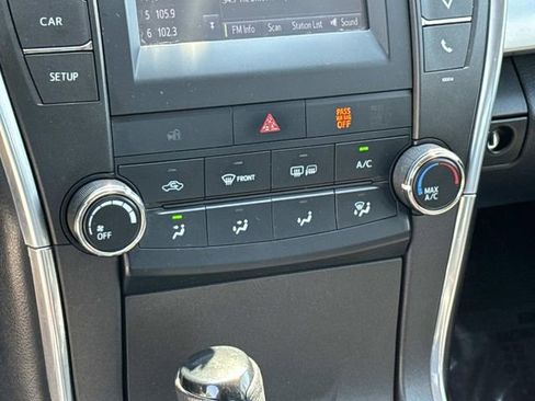 Used 2016 Toyota Camry SE FWD image 21