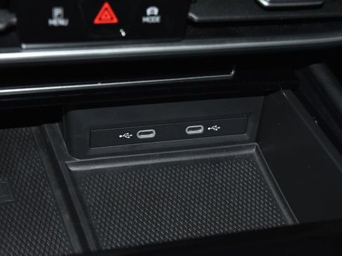 Used 2024 Volkswagen Atlas Cross Sport SE image 13