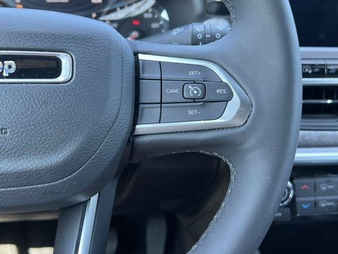 Used 2024 Jeep Compass Latitude AWD/4WD image 24
