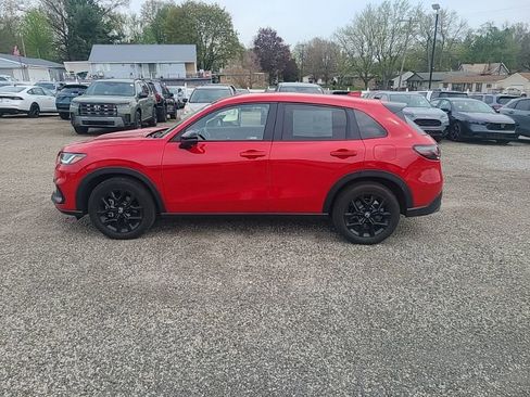 Used 2024 Honda HR-V Sport image 3