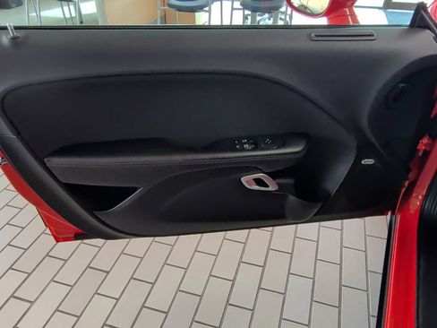 Used 2021 Dodge Challenger R/T Scat Pack RWD image 11