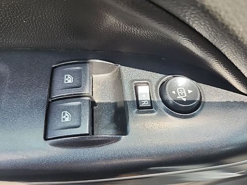 Used 2022 Chevrolet Colorado LT w/ Fleet Safety Package image 21