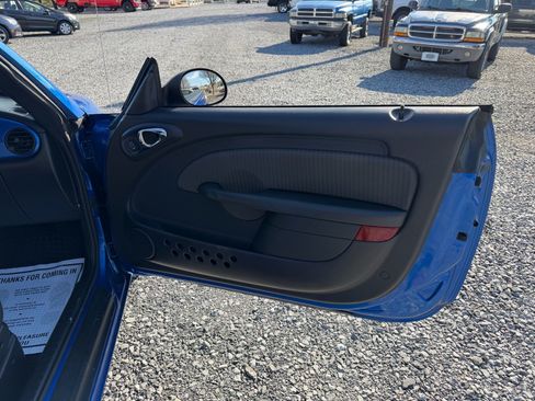 Used 2005 Chrysler PT Cruiser Convertible FWD image 17