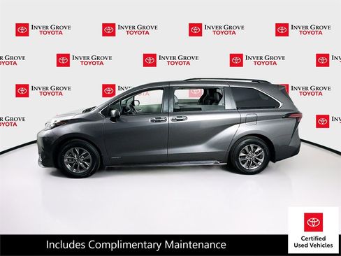 Certified 2021 Toyota Sienna XLE FWD image 7