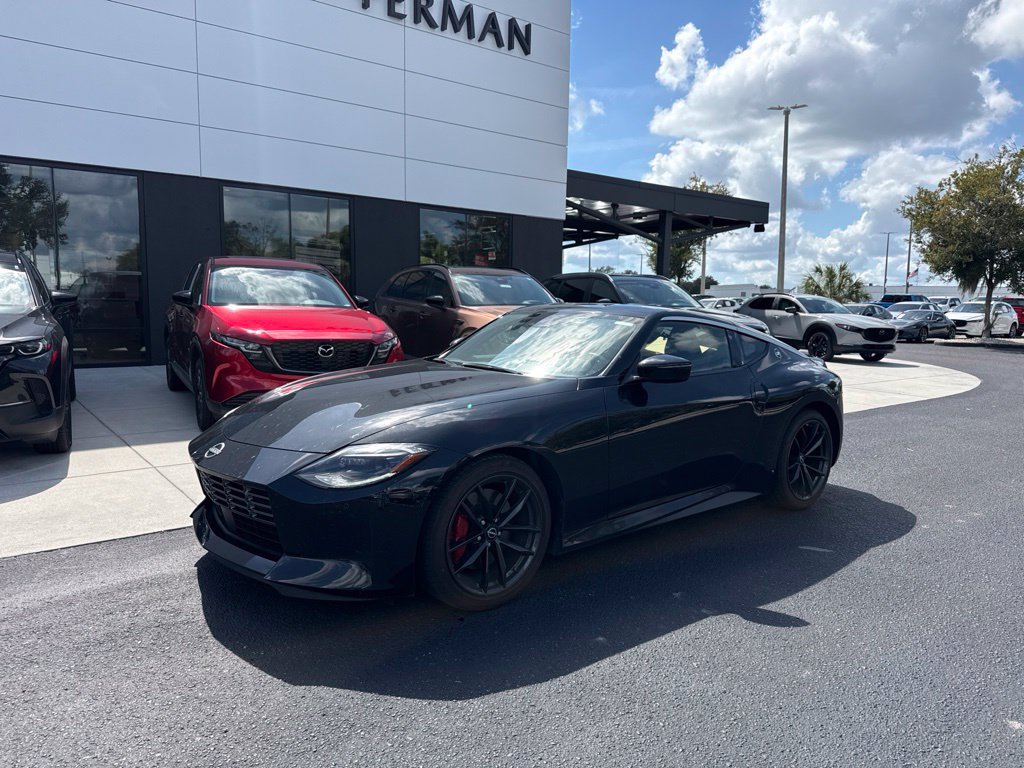 Used 2023 Nissan Z w/ Floor Mat Package (L93) RWD image 1