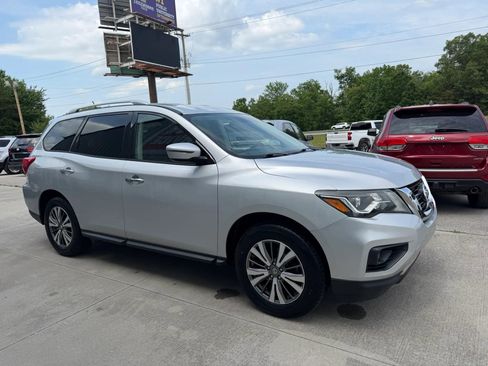 Used 2018 Nissan Pathfinder SV AWD/4WD image 23