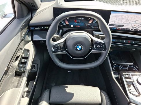 Certified 2026 BMW 530i xDrive image 11