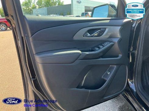 Used 2023 Chevrolet Traverse LT AWD/4WD image 16