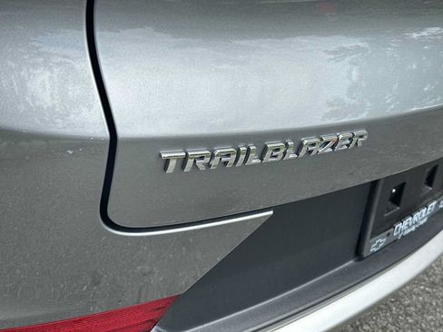 Certified 2023 Chevrolet TrailBlazer LT w/ Convenience Package FWD image 11