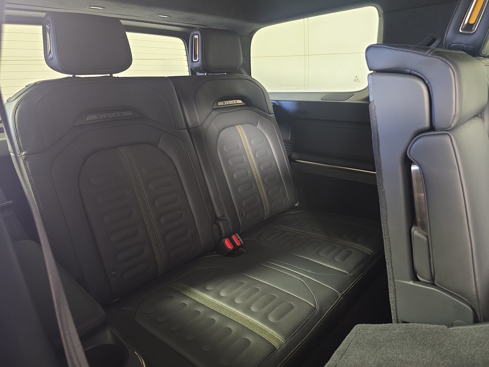 Used 2022 Rivian R1S Launch Edition Quad AWD/4WD image 23