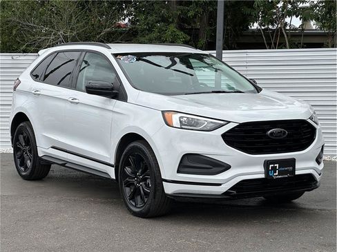Used 2024 Ford Edge SE w/ Black Appearance Package AWD/4WD image 8